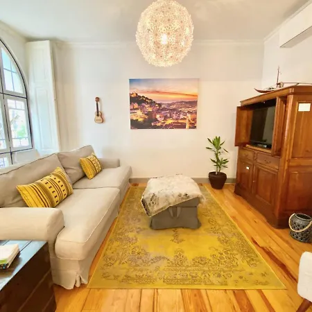 Luxury Vintage By Myplaceforyou, At The Centre Next To Marques De Pombal * Lisboa