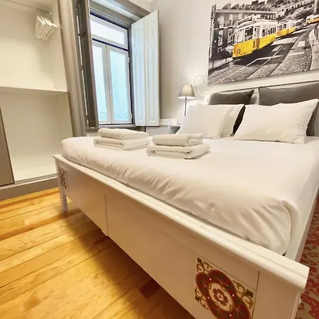 Luxury Vintage By Myplaceforyou, At The Centre Next To Marques De Pombal Apartman *