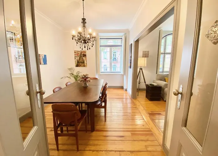 Luxury Vintage Apartment By Myplaceforyou, At The City Centre Next To Marques De Pombal Lisbon