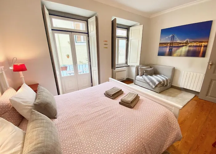 Luxury Vintage Apartment By Myplaceforyou, At The City Centre Next To Marques De Pombal Apartment *