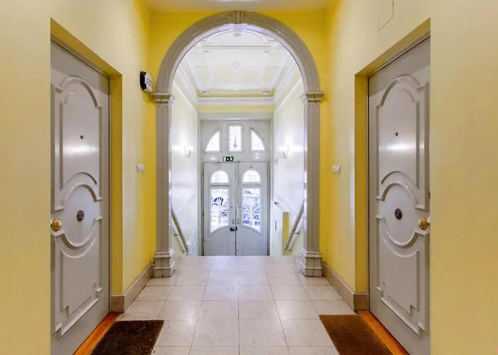 Luxury Vintage Apartment By Myplaceforyou, At The City Centre Next To Marques De Pombal Apartment *