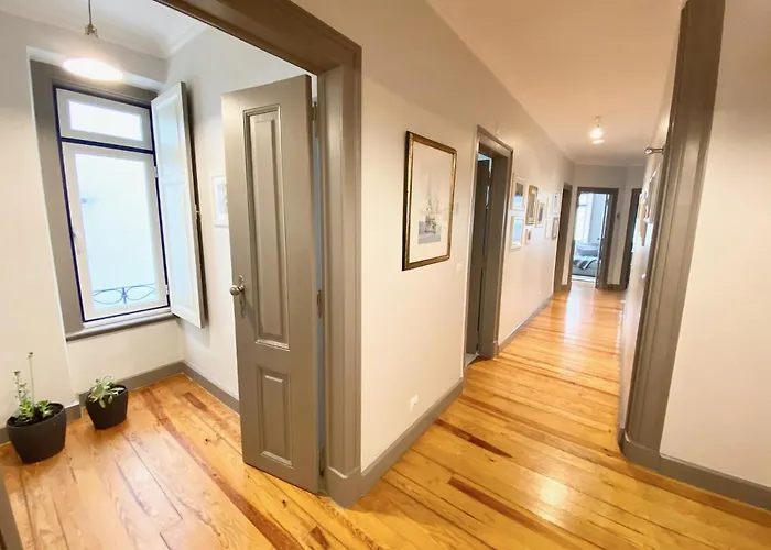 Luxury Vintage Apartment By Myplaceforyou, At The City Centre Next To Marques De Pombal Lisbon
