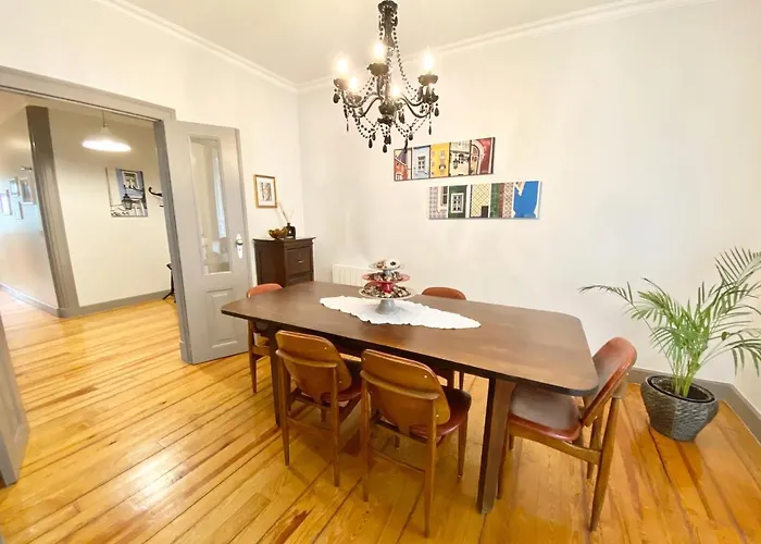 Luxury Vintage Apartment By Myplaceforyou, At The City Centre Next To Marques De Pombal Lisbon