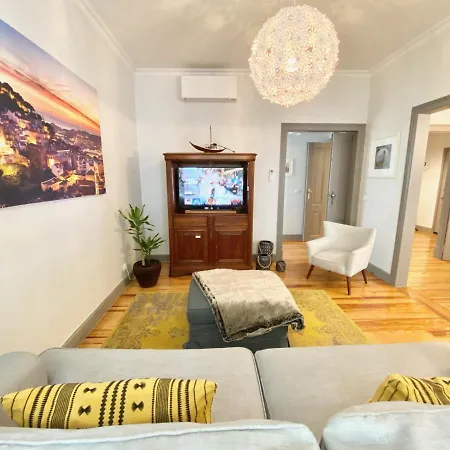 Apartment Luxury Vintage Apartment By Myplaceforyou, At The City Centre Next To Marques De Pombal Lisbon