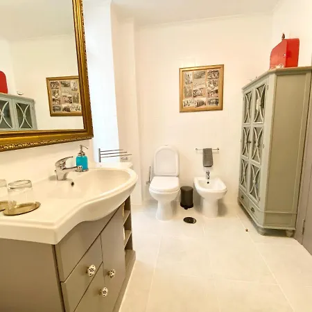 Apartment Luxury Vintage Apartment By Myplaceforyou, At The City Centre Next To Marques De Pombal Lisbon